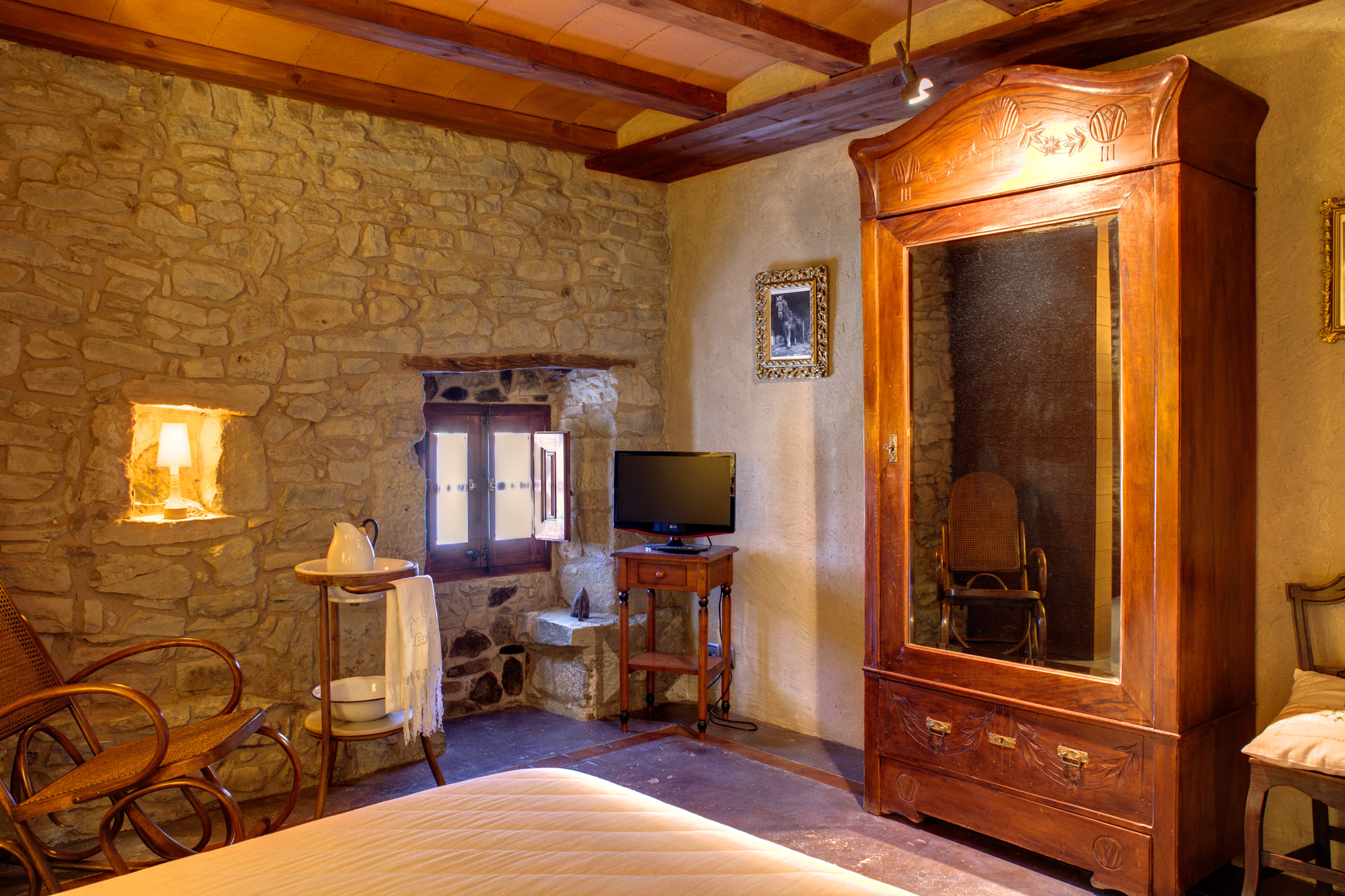 La Tor de Montclar - Santuari de Queralt: The Balcony of the Berguedà